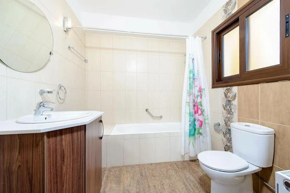 Seafront Protaras Luxury Resort מלון